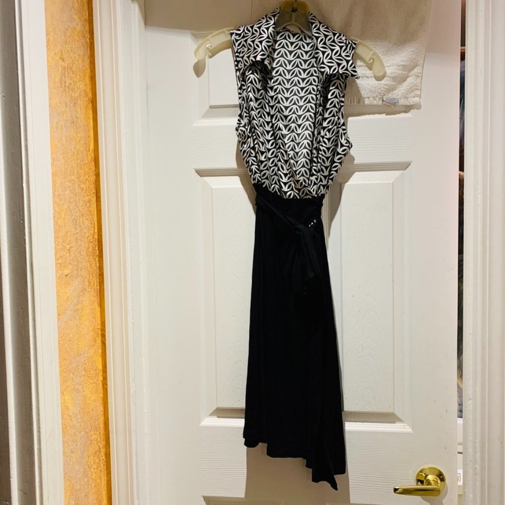 Super sexy wrap-a-round dress black/white/FREE BLACK SWEATER TO GO WITH!